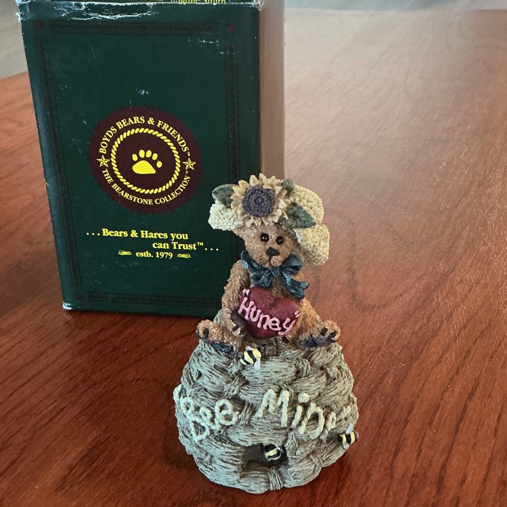 Boyd’s Bears Bailey … A Little Bit of Honey